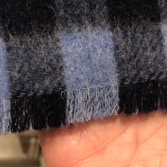 Reversible Blue Checkered Scarf - Picture 6 of 6